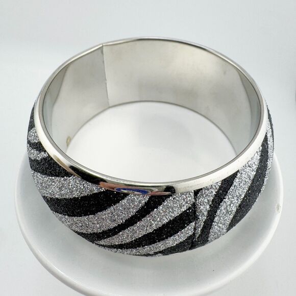 Vintage Zebra Glitter Bangle Bracelet Black Silver Sparkle Wide Animal Print 80s - Picture 5 of 8